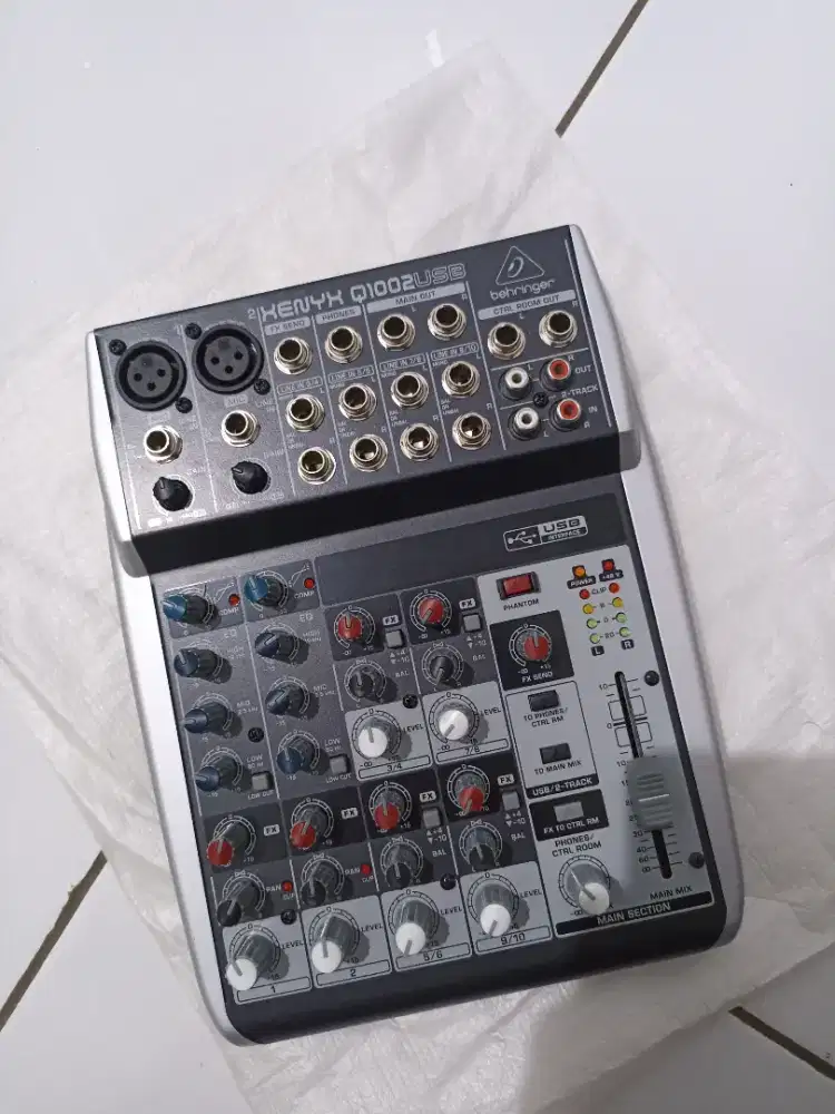 [Kendal/Semarang] Behringer Xenyx Q1002 USB Mixer