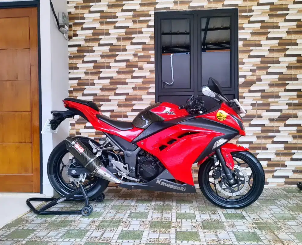 Kawasaki ninja 250 fi tahun 2013 km rendah