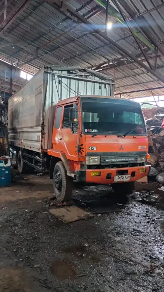 Wingbox besi long 6,5m berikut mobil