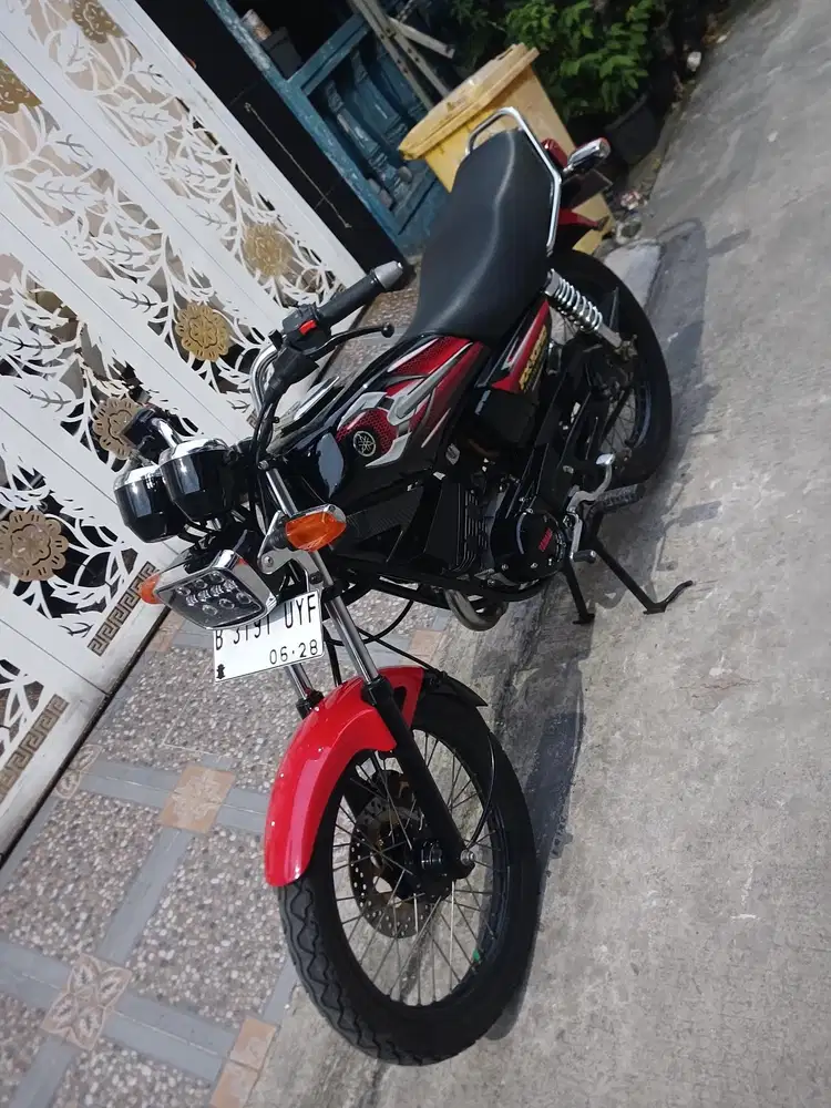 Yamaha RX KING 2005 ss lengkap mesin bagus plat B DKI , Oversize 0