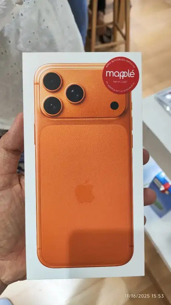 iPhone 17 Pro Max 512GB Cosmic Orange