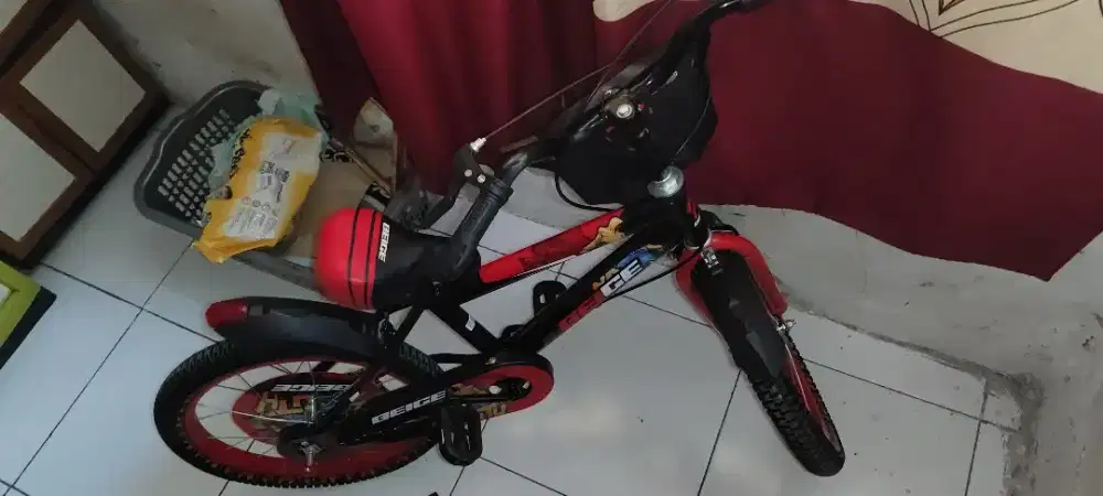 Sepeda anak merek beige