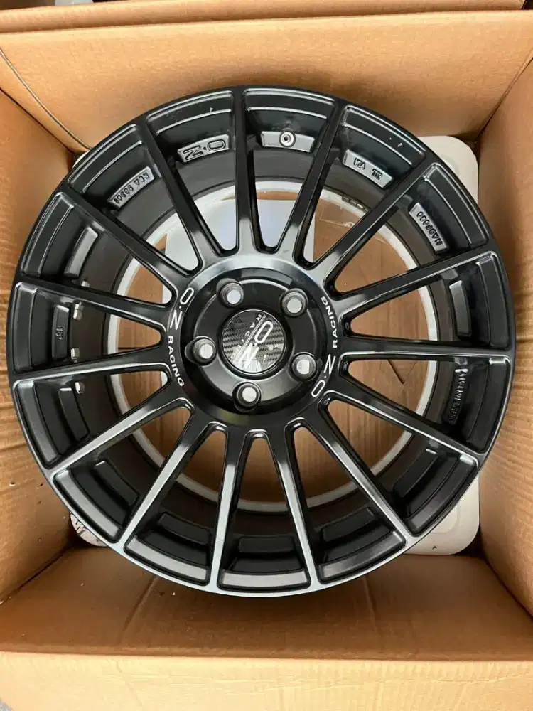 Velg Variasi mobil