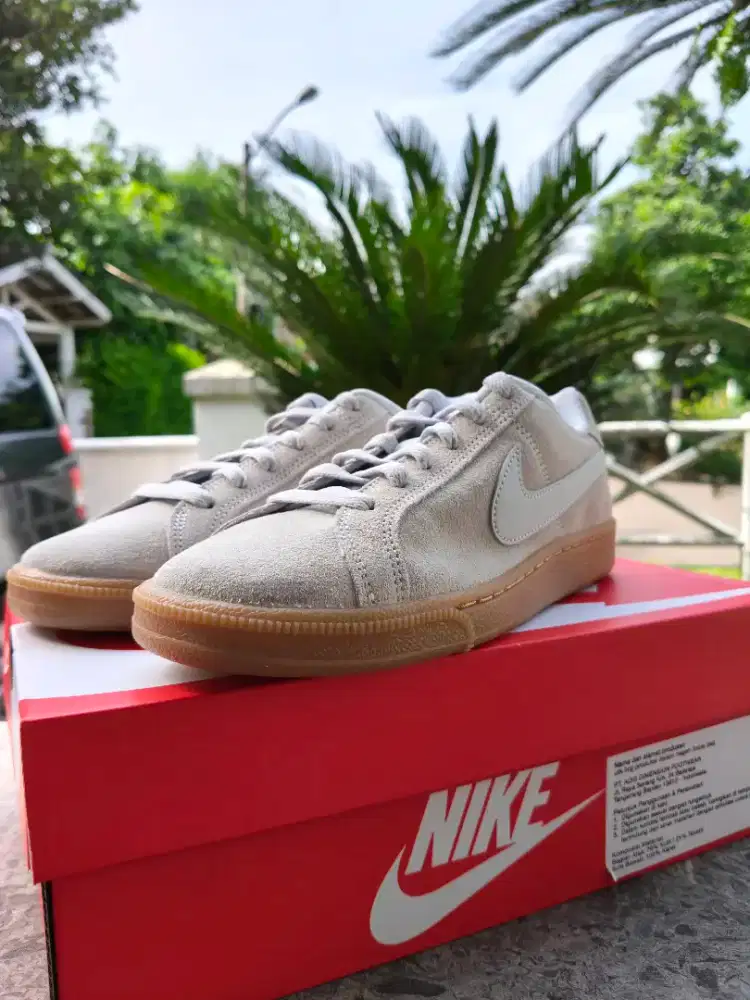 Nike Court Royale Suede