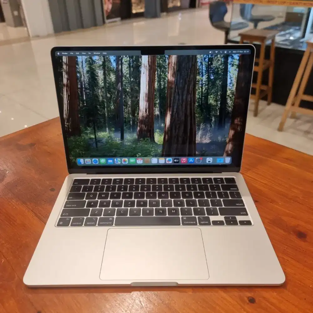Macbook Air M2 13 inch , 2022