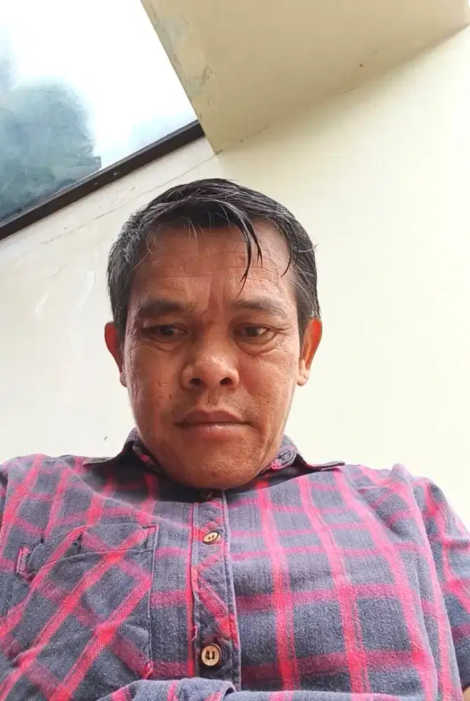 Sedang mencari pekerjaan sebagai drever