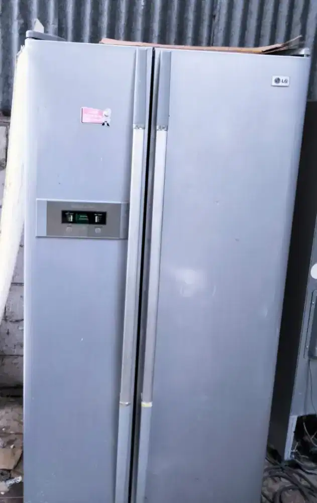 Kulkas side by side merek LG