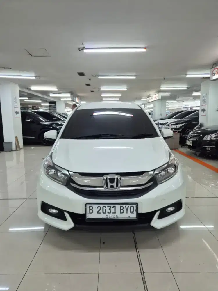Honda mobilio 2018 E at tgn 1 pribadi low km putih