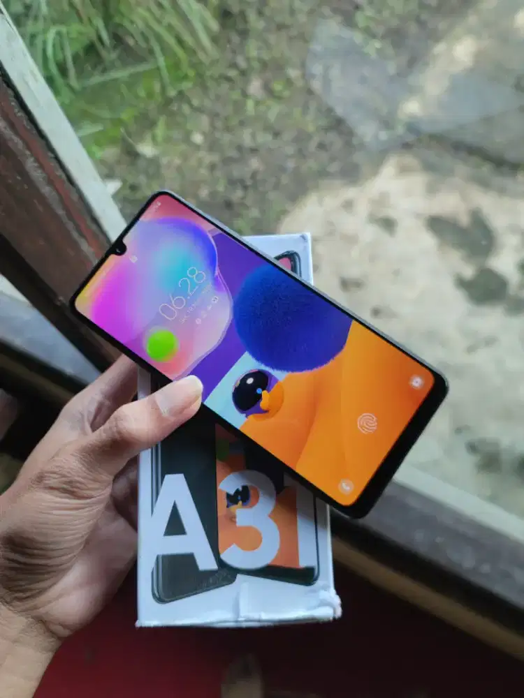 Samsung a31 6gb 128gb fullset segell sidik jari di layar
Batre 5000mah
