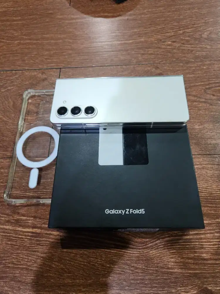 Samsung z fold 5 12/256 sein