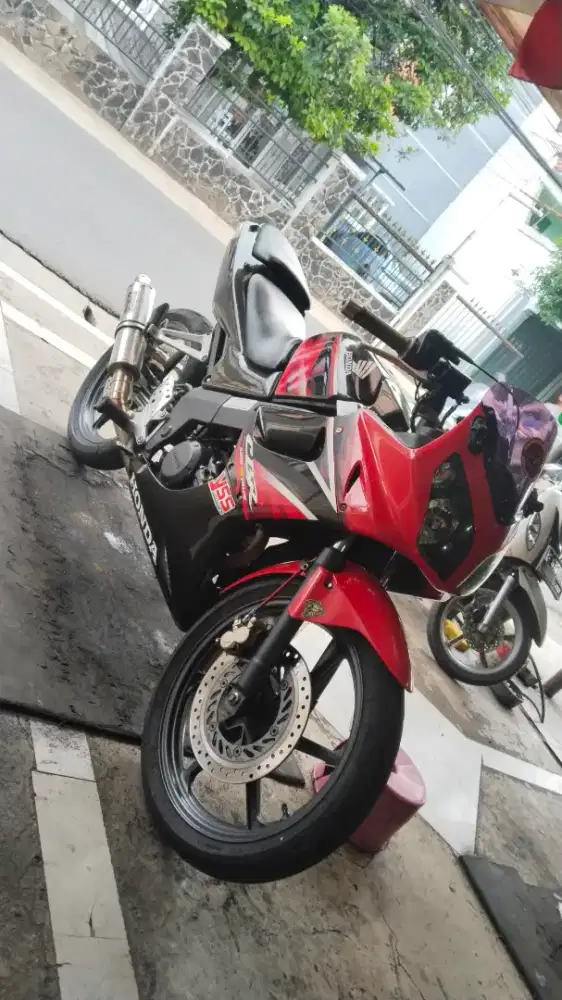 CBR old 150 2010 red