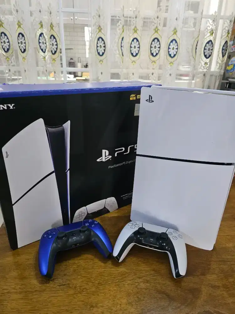 PS5 slim Digital Indo, 2 stik