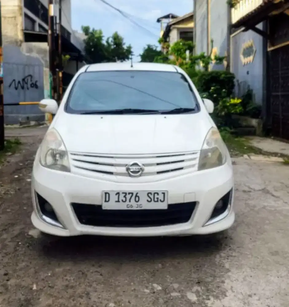 Grand Livina 1.5 Ultimate at 2012