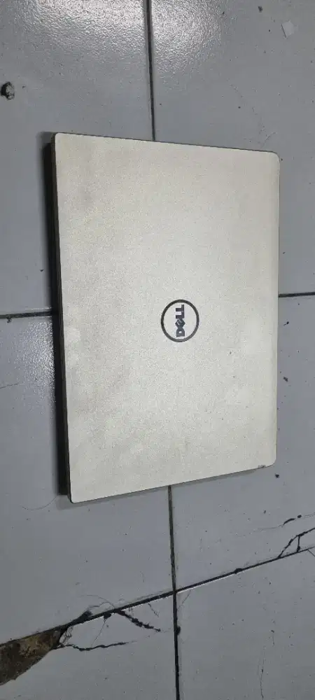 Dell inspiron 7460 intel core i5 7200U ram 8gb ddr4 ssd 256gb vga 2gb