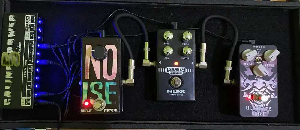 JUAL Satu Set Efek Stompbox Gitar siap pakai beserta HARDCASE nya