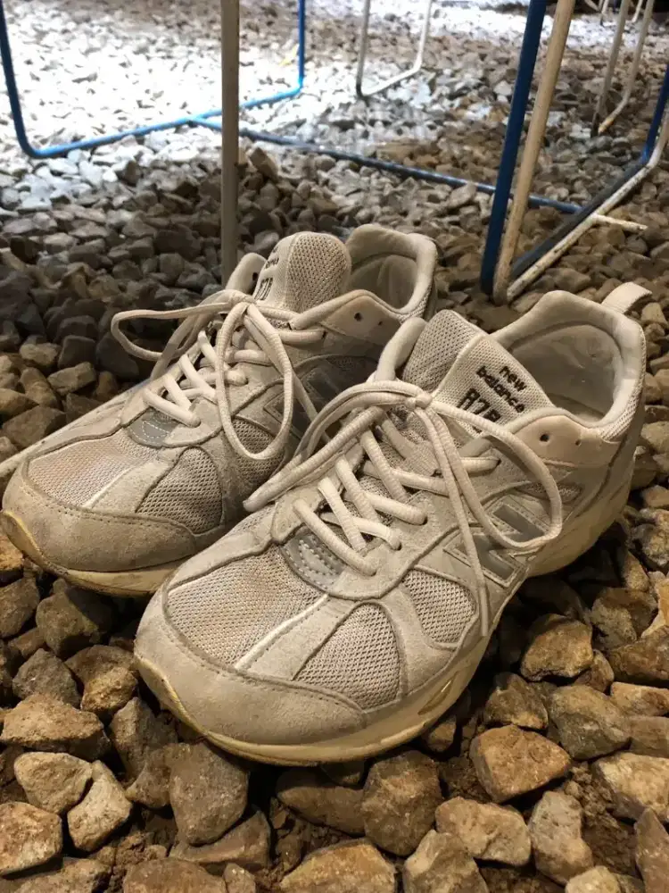 Sepatu NB 878 size 41