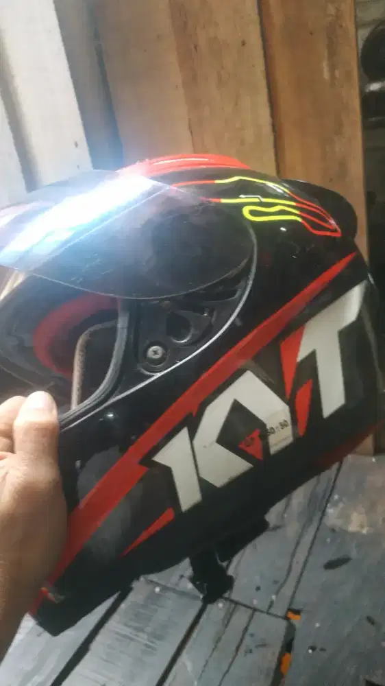 Di jual murah helm kyt