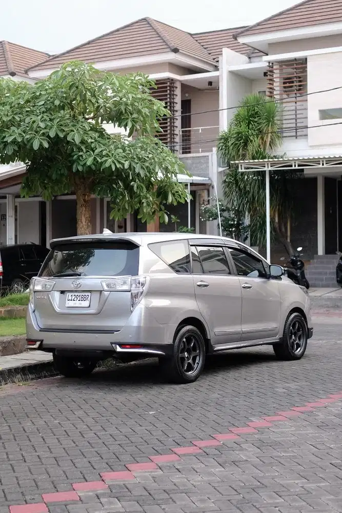 Kijang innova 2017 V MT upgrade venturer