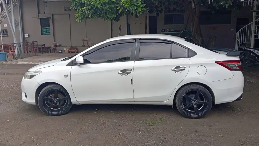 Toyota Limo 2014 Bensin