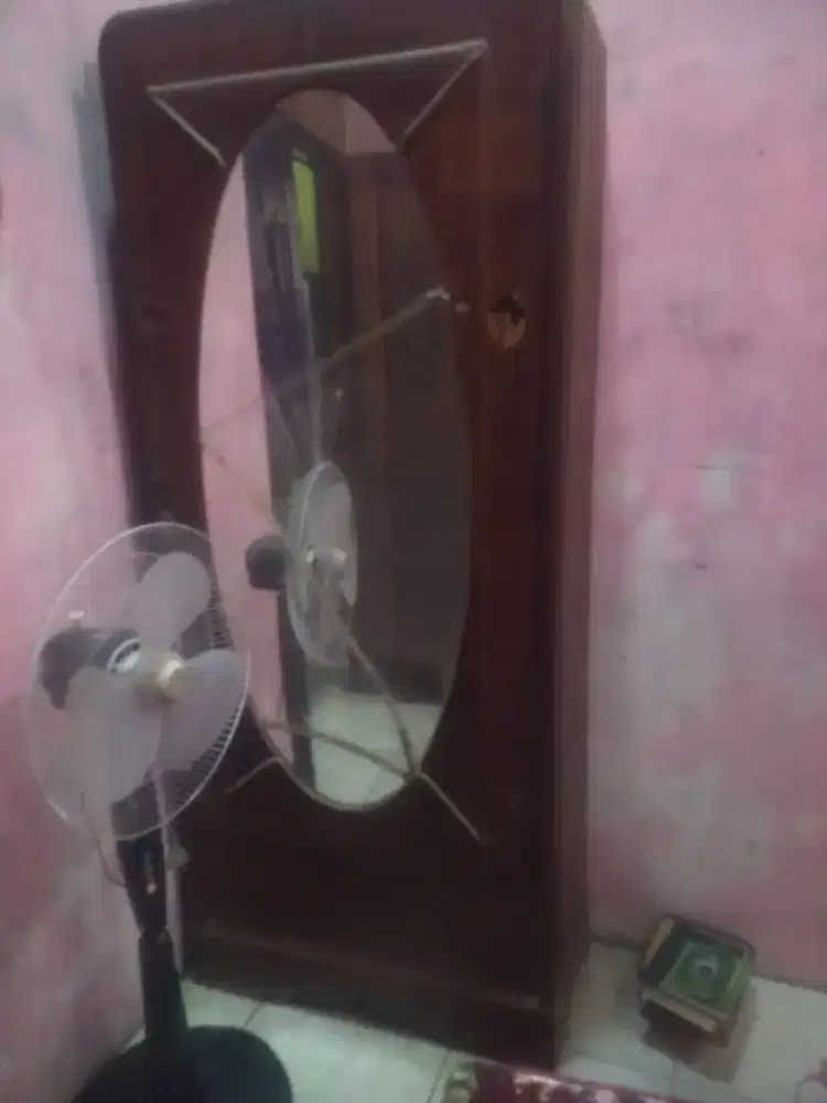 Lemari kayu jati lawasan