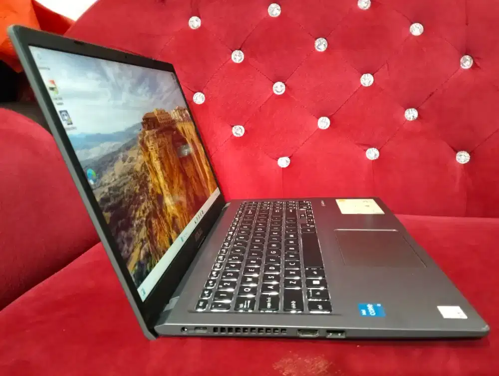 Asus x515/GEN 11/KEYB BACKLIT nyala/SSD 512/windows 11 ori