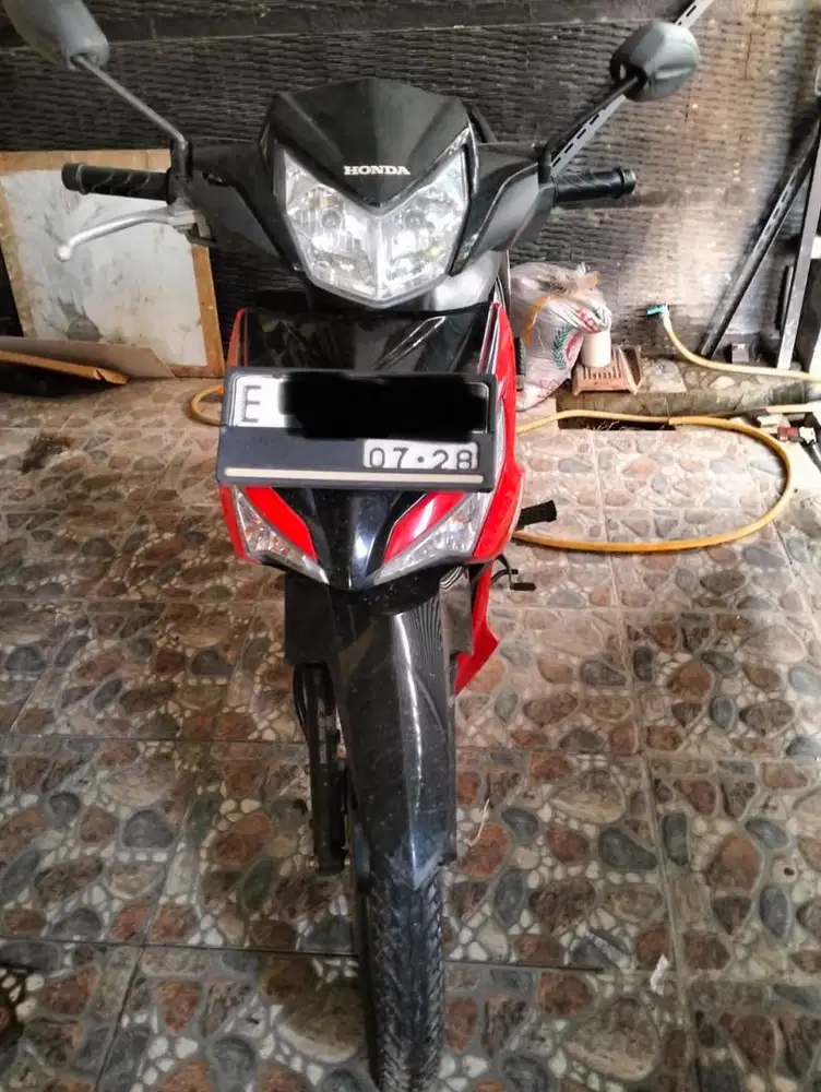 Di jual supra X 125 tahun 2018 tangan pertama plat cirebon