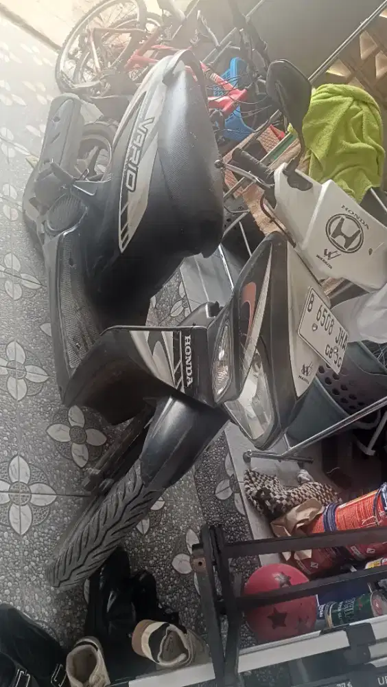 Vario 110 warna putih