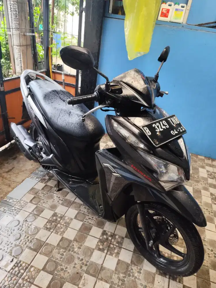 HONDA VARIO 125 FI KZR TAHUN 2012 ORIGINAL
