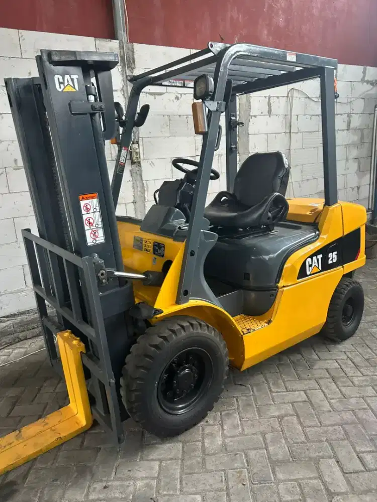 Jual Forklift Bekas Cat 2,5 TON