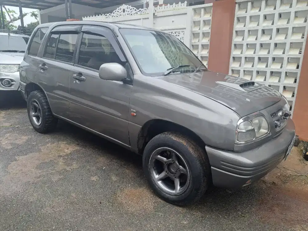Grand Escudo 1600cc manual tahun 2004
