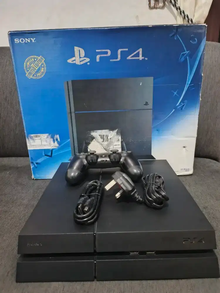 dijual ps4 11.50 seri 1206 500gb