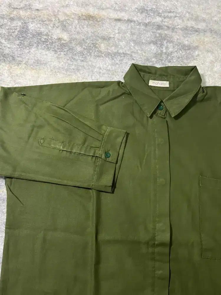 Kemeja Wanita Hijau Olive Mahara