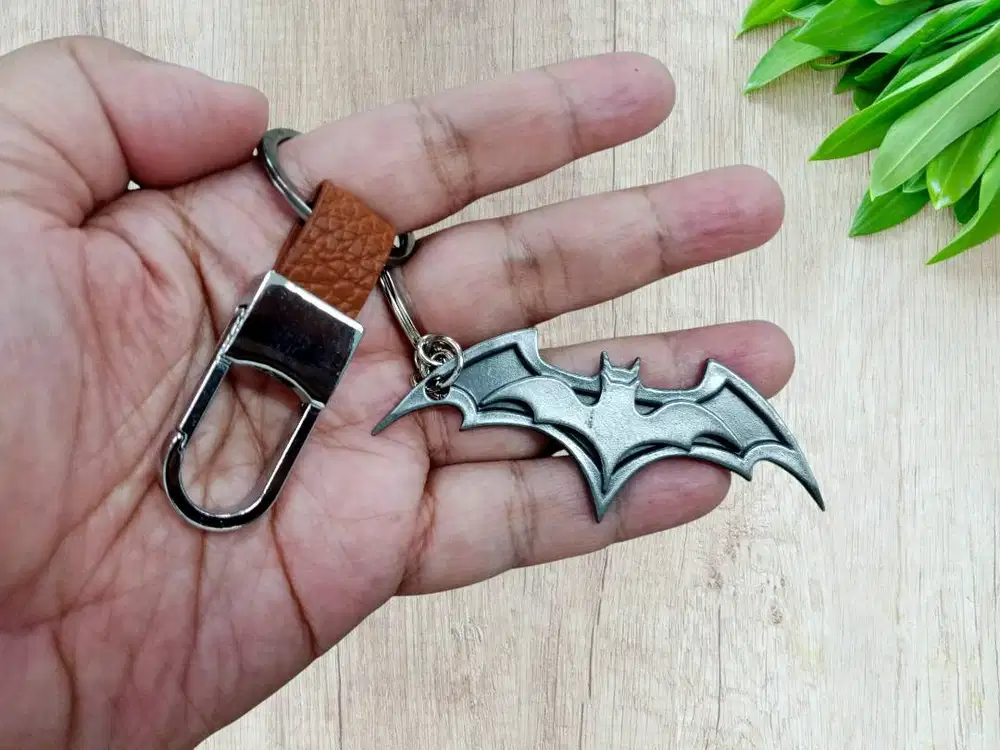 Borongan Ganci Metal Batman dan Karabiner Macho