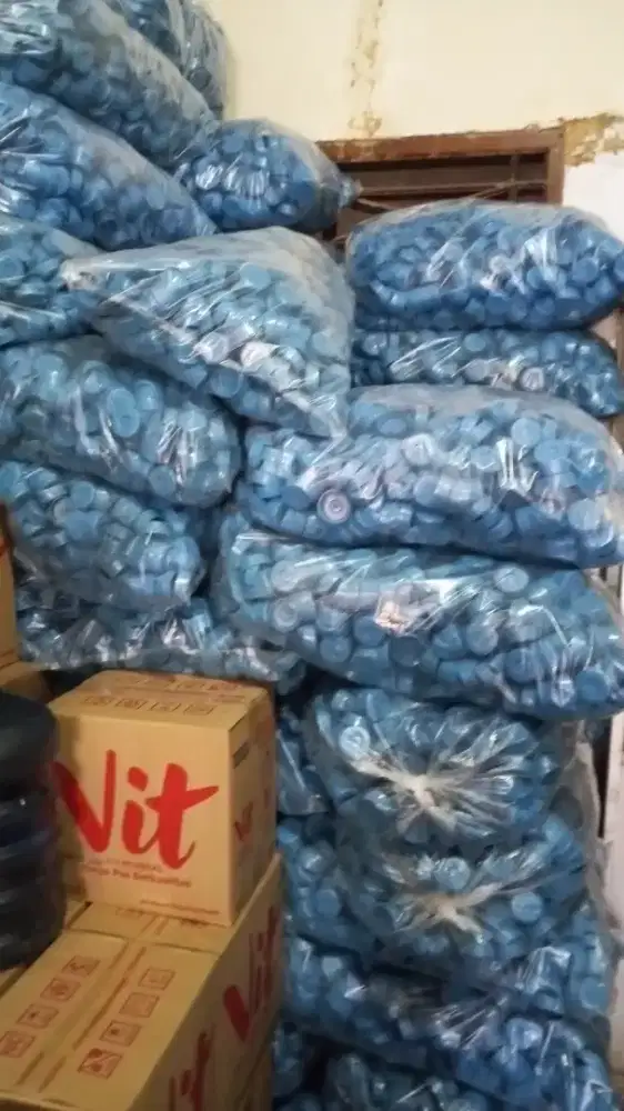 Tutup galon untuk depot air minum