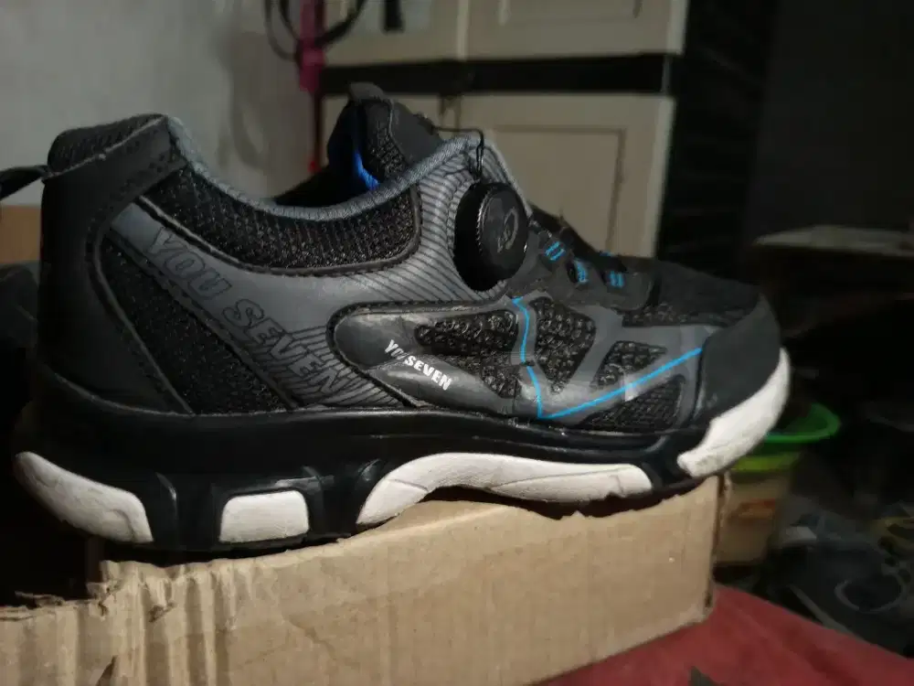 Sepatu Outdoor second Mix Layak Pakai