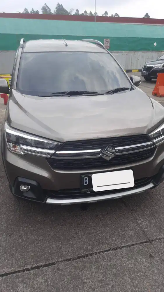 Suzuki XL7 Zeta Metallic Magma Grey