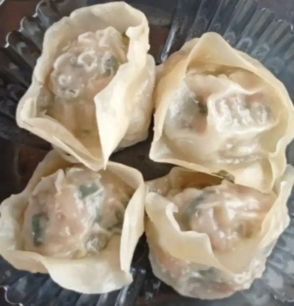 DI CARI WANITA BUNGKUS SIOMAY, MAX 30 TAHUN