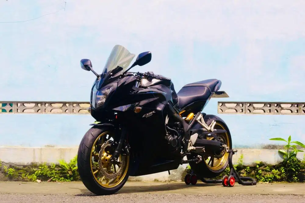 Honda CBR 650F ABS mesin sehat bodi mulus accesories hedon siap gass