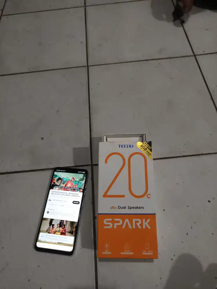 Tecno spark 20 c