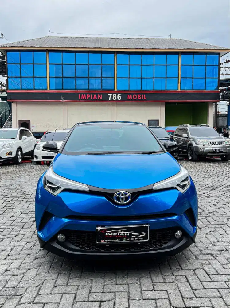 Toyota CHR 1.8 Hybrid A/T Biru 2019 hrv innova glc 250 cx 30 cx 8 crv