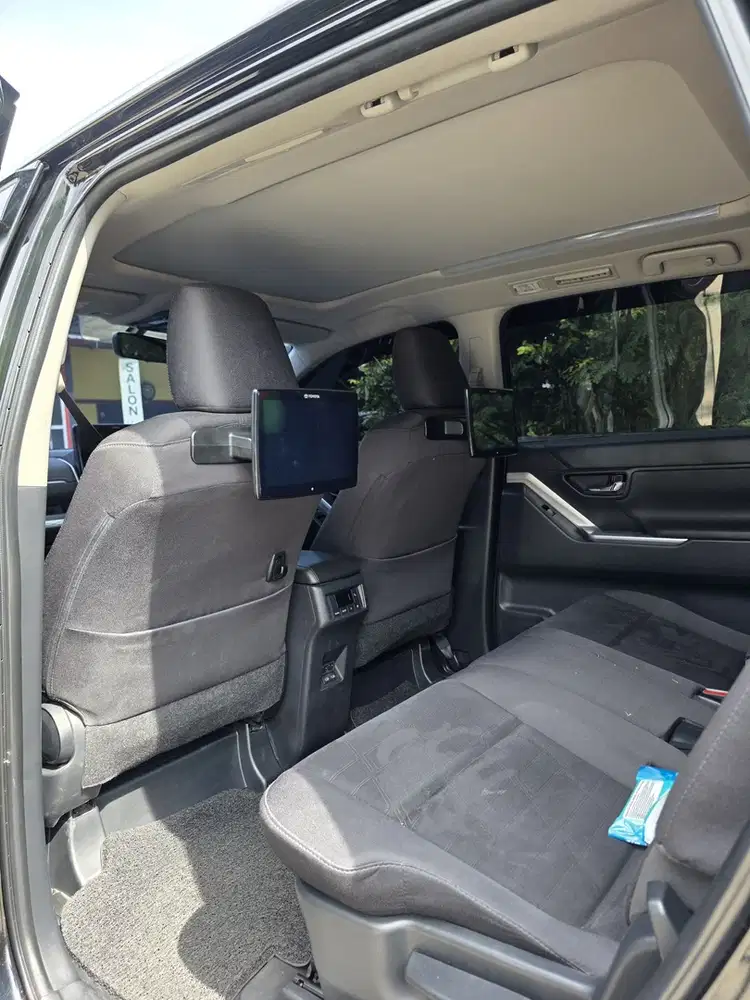 Innova zenix v hybrid 2023