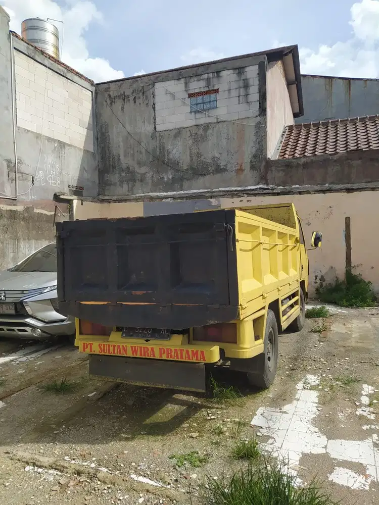 Mitsubishi FE 304 Ragasa 100 PS 2001 Diesel