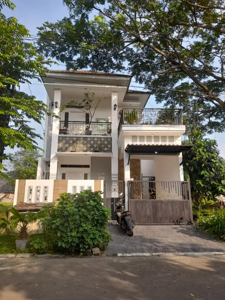 Dijual cepat Rumah cantik 2 lt