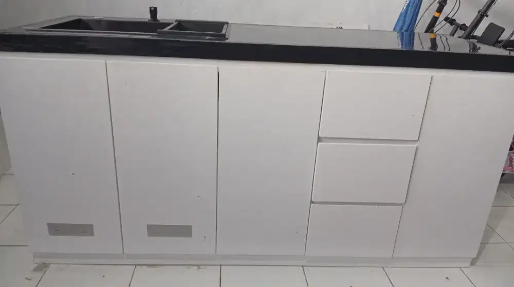 Lemari kitchen set bawah