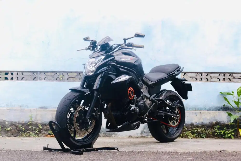 Kawasaki er6n 650cc like new KTM Duke390 versys650 hunter350