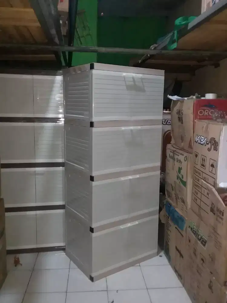 Lemari plastik 4 susun