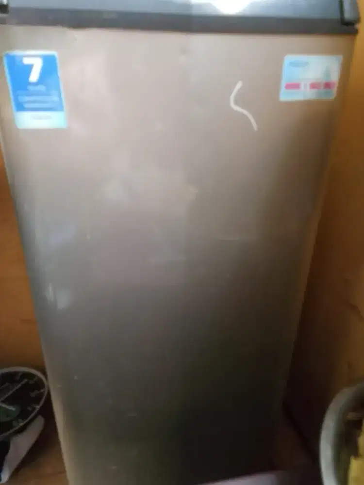 Kulkas 1 pintu merk AQUA