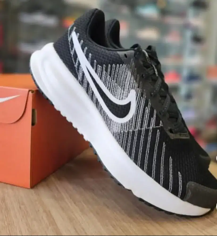 Sepatu Nike defy road sizs 42 murah