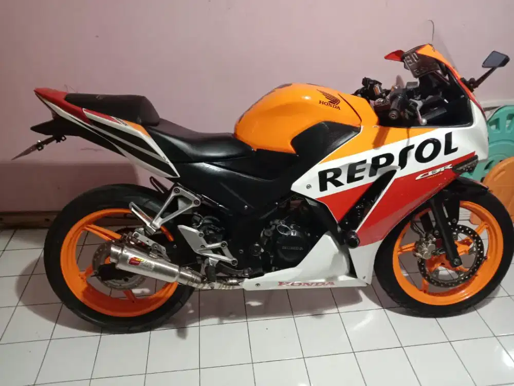 Honda CBR 150 r k45 repsol