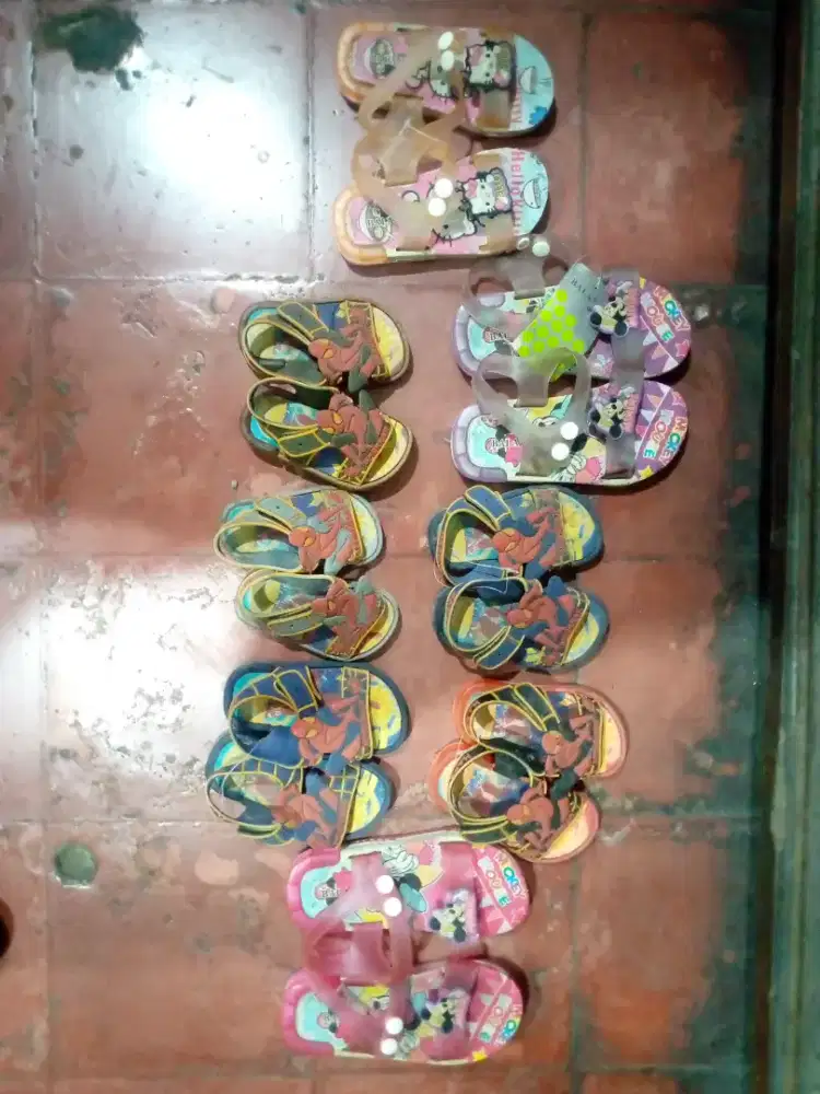 Sendal anak anak